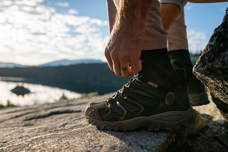 stylish slip resistant shoes mens